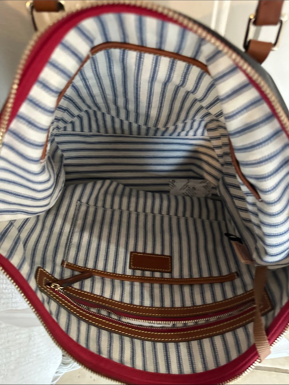 Dooney & Bourke Black Tote with Tan Trim key fob and matching small make up bag. - Picture 4 of 4